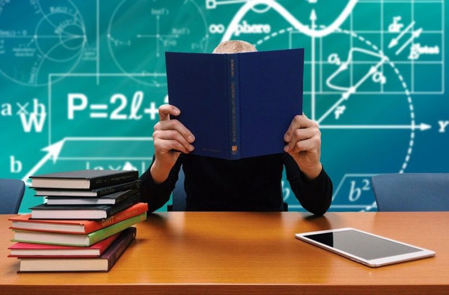 آشنایی با شگفتی های ریاضی